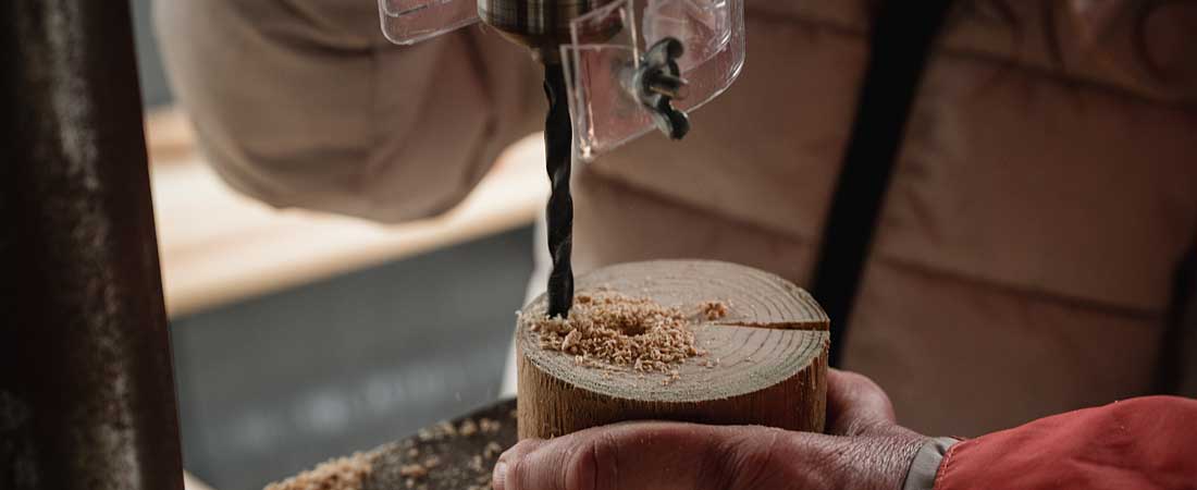 Im Rahmen eines Workshops mit Paul Werner haben Interessierte die Möglichkeit, ein Wildbienenhotel zu bauen
